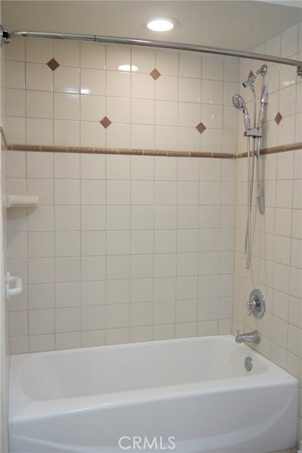 Detail Gallery Image 35 of 48 For 4127 Lanterman, La Canada Flintridge,  CA 91011 - 3 Beds | 2/1 Baths