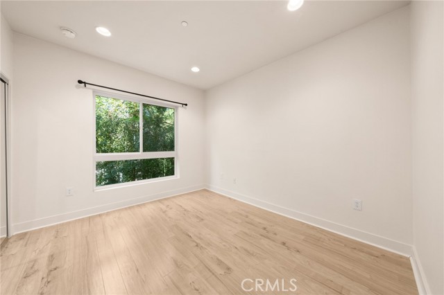 Detail Gallery Image 14 of 19 For 11115 Acama St #305,  Studio City,  CA 91602 - 3 Beds | 2/1 Baths