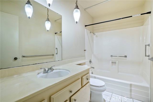 6766 Camino Del Prado, Carlsbad CA: https://media.crmls.org/medias/4ffb02be-8546-4abc-8f1b-c573c89b0738.jpg