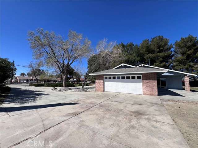 Detail Gallery Image 9 of 75 For 3255 E Avenue H8, Lancaster,  CA 93535 - 3 Beds | 2/1 Baths