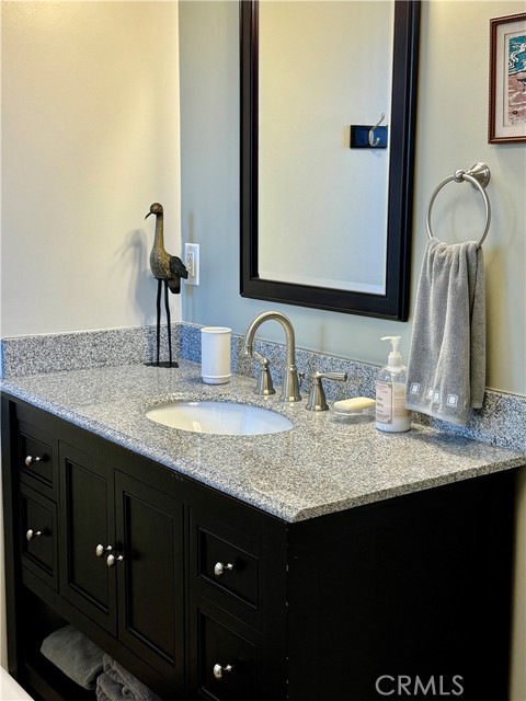 Detail Gallery Image 12 of 19 For 670 Thalia, Laguna Beach,  CA 92651 - 2 Beds | 2 Baths