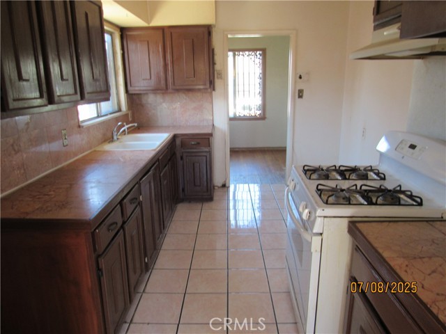 Detail Gallery Image 11 of 30 For 1410 West Stockwell, Compton,  CA 90222 - 5 Beds | 2 Baths