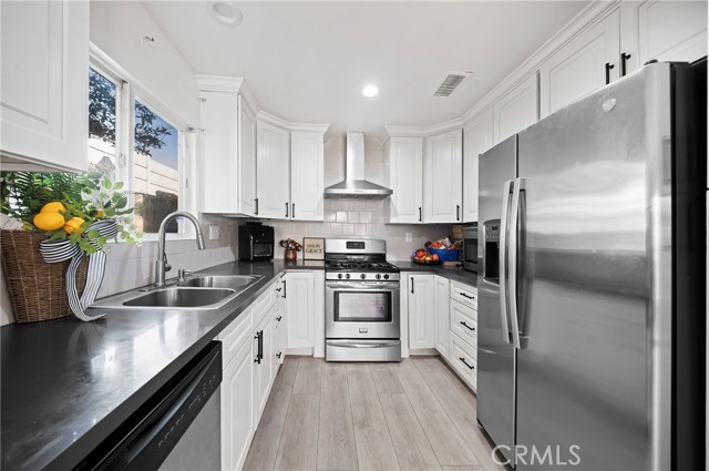 Detail Gallery Image 14 of 27 For 717 North Angeleno Avenue, Azusa,  CA 91702 - 4 Beds | 2/1 Baths