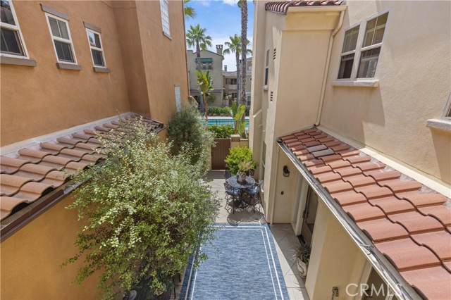 8356 Noelle Drive, Huntington Beach CA: https://media.crmls.org/medias/4ffbb45c-6400-4506-90d9-2c092123c9e1.jpg