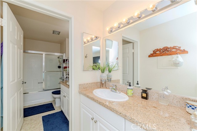 Detail Gallery Image 17 of 36 For 21450 Burbank Bld #211,  Woodland Hills,  CA 91367 - 2 Beds | 2 Baths