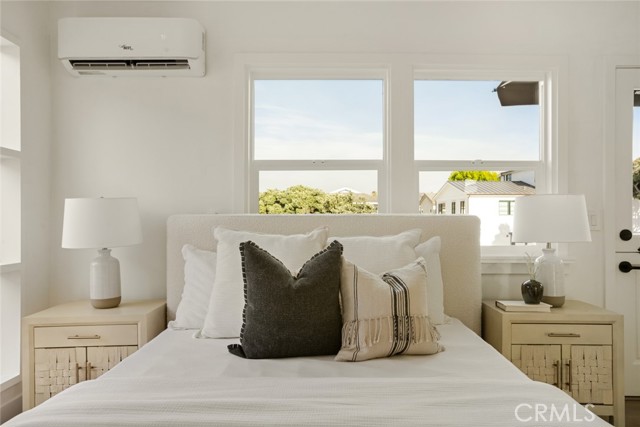 1585 Miramar Drive, Newport Beach CA: https://media.crmls.org/medias/4ffd39de-9744-4ae3-9d47-bb9f255bf533.jpg