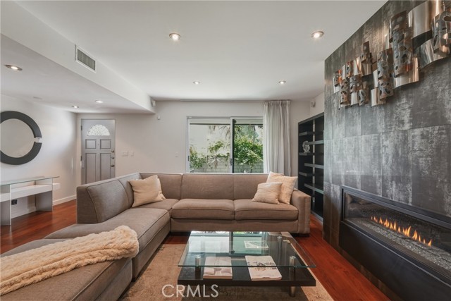 Detail Gallery Image 4 of 48 For 13231 Fiji Way #H,  Marina Del Rey,  CA 90292 - 3 Beds | 2/1 Baths