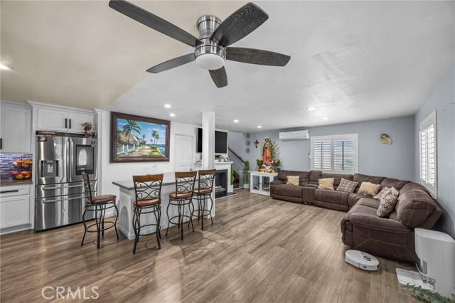 Detail Gallery Image 8 of 39 For 1709 S Townsend St, Santa Ana,  CA 92704 - 4 Beds | 2/1 Baths