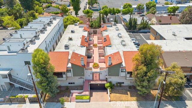 6101 Fulton Avenue, Van Nuys CA: https://media.crmls.org/medias/4ffdc30e-29b2-456c-b92e-1232d1beb29e.jpg