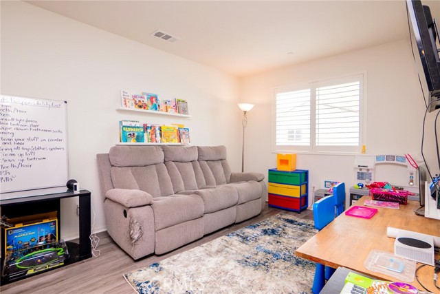 Detail Gallery Image 31 of 61 For 11703 Periwinkle Pl, Jurupa Valley,  CA 91752 - 5 Beds | 3 Baths