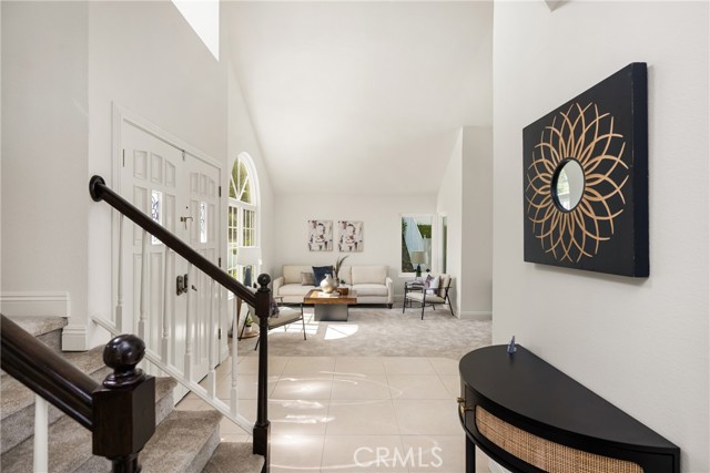 580 S Londerry Ln, Anaheim Hills CA: https://media.crmls.org/medias/4ffeec2f-574b-4241-8b12-3a310d8258fa.jpg