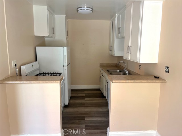 Detail Gallery Image 5 of 24 For 2115 Placentia Ave #15,  Costa Mesa,  CA 92627 - 1 Beds | 1 Baths