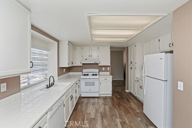 Detail Gallery Image 13 of 41 For 27025 Rock Bluff, Temecula,  CA 92591 - 4 Beds | 2/1 Baths