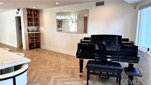 Detail Gallery Image 11 of 22 For 7414 Delco Ave, Canoga Park,  CA 91306 - 3 Beds | 2 Baths