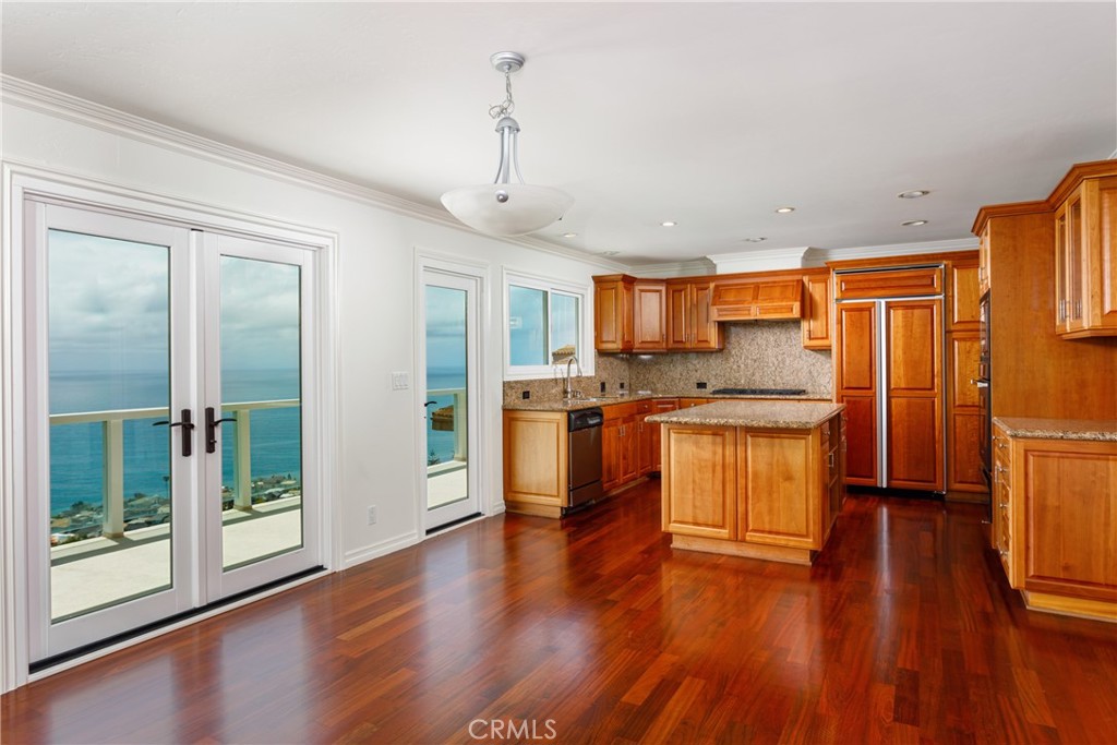 575 Nyes Place