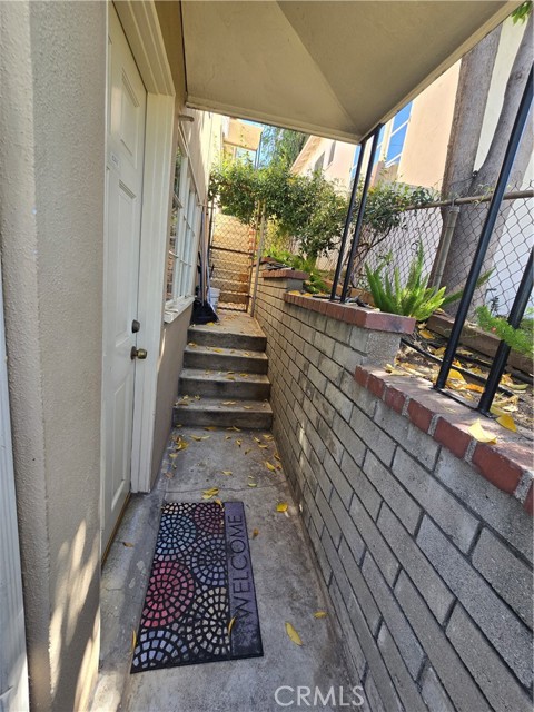 Detail Gallery Image 5 of 25 For 1210 Tyler St #1/2,  Glendale,  CA 91205 - 0 Beds | 1 Baths