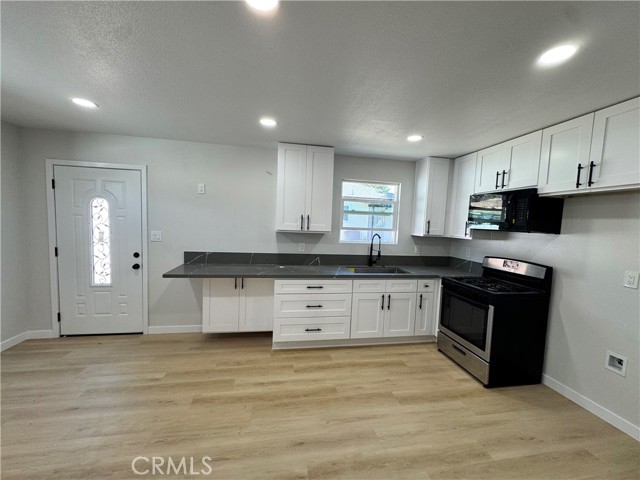 615 W 27th Street, San Bernardino CA: https://media.crmls.org/medias/5000c772-ffb5-47b1-9f97-cb3566f6b39f.jpg