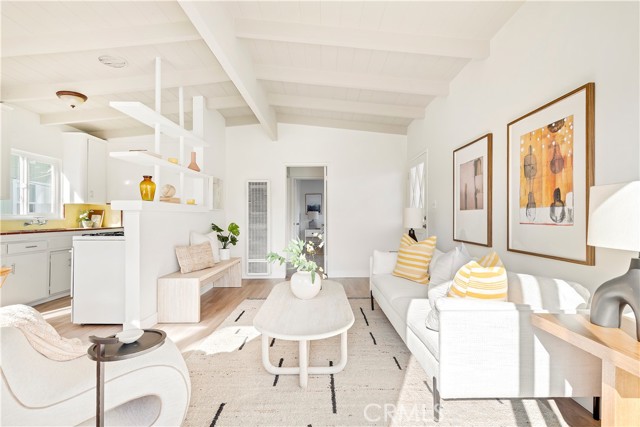 Detail Gallery Image 19 of 27 For 130 43rd, Newport Beach,  CA 92663 - – Beds | – Baths