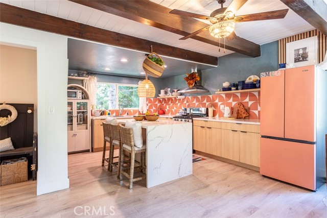 Detail Gallery Image 12 of 33 For 220 Oak Dr., Lake Arrowhead,  CA 92352 - 3 Beds | 2 Baths