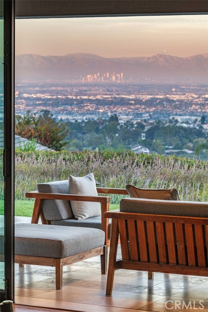 38 Saddleback, Rolling Hills CA: https://media.crmls.org/medias/5002172d-7702-4a3c-a615-b05dc3df2780.jpg