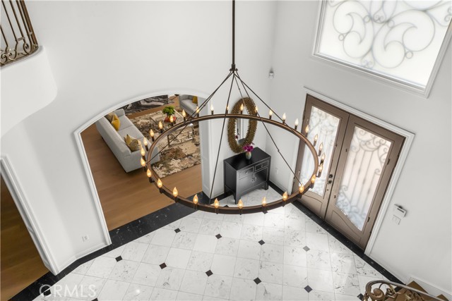 5366 Collingwood Circle, Calabasas CA: https://media.crmls.org/medias/5002cb49-540a-4b69-a218-17f866e9612a.jpg