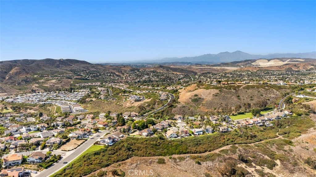 MLS #WS25106206 img 52