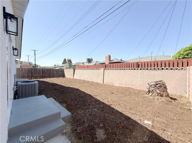 Detail Gallery Image 22 of 28 For 601 S Keene Ave, Compton,  CA 90220 - 3 Beds | 3 Baths
