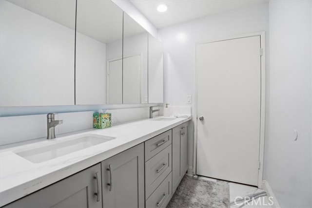 Detail Gallery Image 22 of 43 For 14325 Foothill #9,  Sylmar,  CA 91342 - 2 Beds | 2/1 Baths