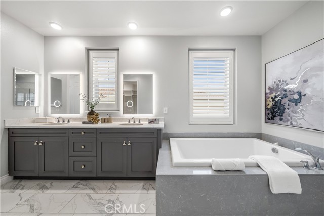 Detail Gallery Image 34 of 49 For 113 Wanderer, Irvine,  CA 92618 - 4 Beds | 4/1 Baths