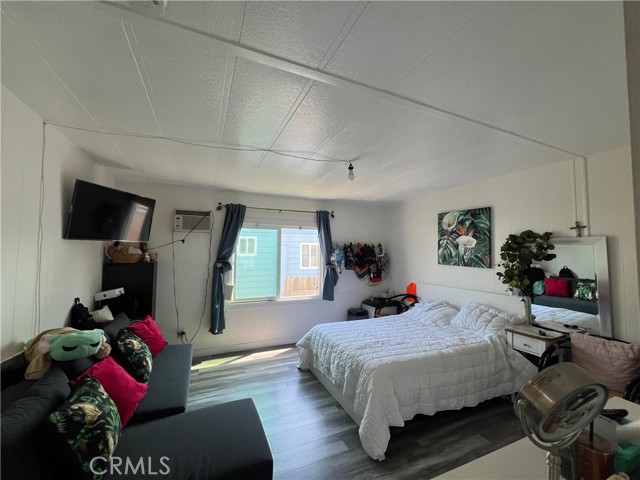518 Sullivan, Santa Ana CA: https://media.crmls.org/medias/50054e49-6009-4740-8f81-a975fc0c37f8.jpg