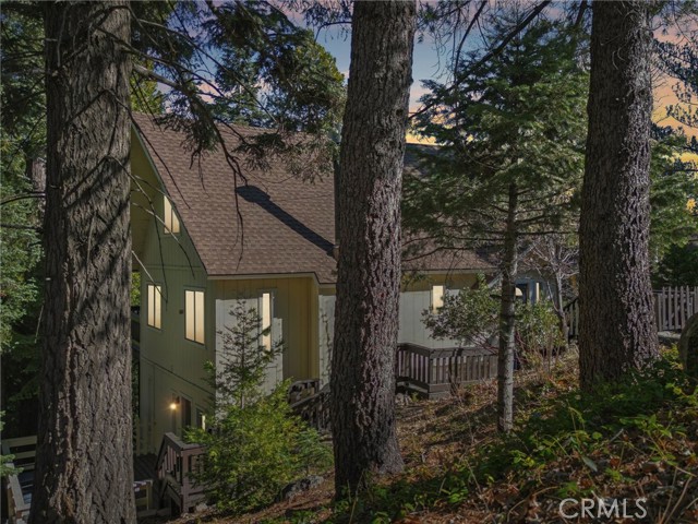 Detail Gallery Image 4 of 33 For 195 Birchwood Dr, Lake Arrowhead,  CA 92352 - 3 Beds | 3/1 Baths