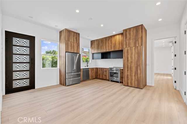 Detail Gallery Image 7 of 24 For 17175 Rayen St, Northridge,  CA 91325 - 2 Beds | 3 Baths