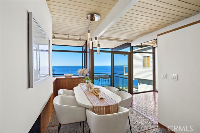 Detail Gallery Image 5 of 50 For 2581 Iris, Laguna Beach,  CA 92651 - 3 Beds | 2/1 Baths