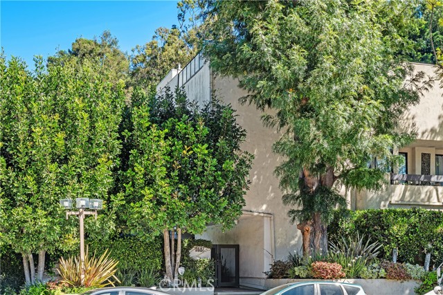 Detail Gallery Image 38 of 50 For 11687 Bellagio #12,  Los Angeles,  CA 90049 - 2 Beds | 2/1 Baths