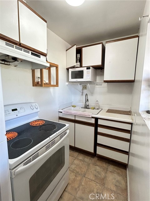 12229 Alta photo 35