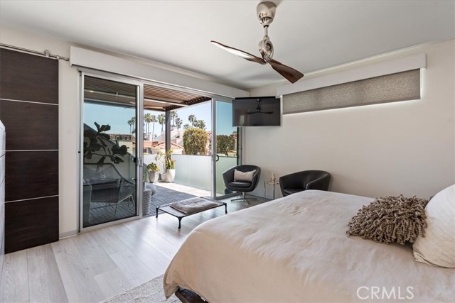 29 W Neapolitan Lane, Long Beach CA: https://media.crmls.org/medias/5009ba0c-3431-4c8d-b2d4-82dcc73d3ccc.jpg