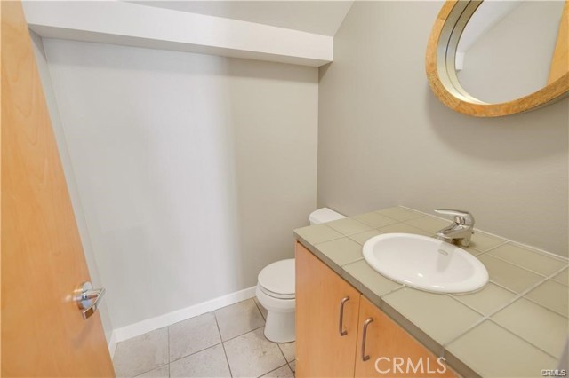 Detail Gallery Image 8 of 22 For 505 .5 Poinsettia Ave, Corona Del Mar,  CA 92625 - 2 Beds | 2/1 Baths