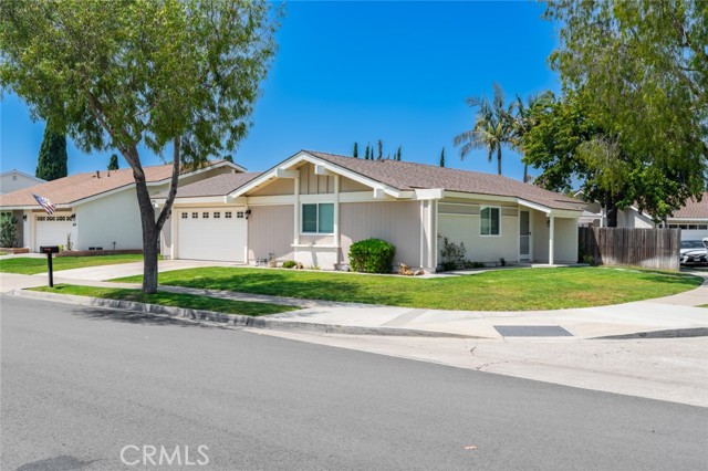 3681 Haverford Street, Irvine CA: https://media.crmls.org/medias/500a1759-c32a-4d54-b3af-bec254a3f620.jpg