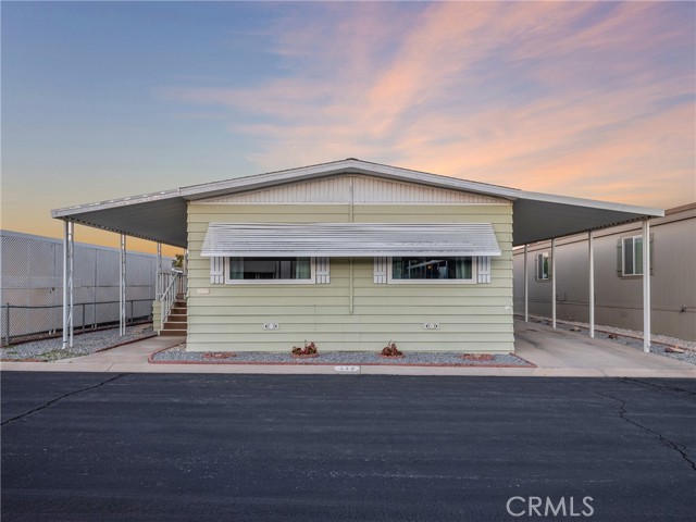 Detail Gallery Image 2 of 34 For 13393 Mariposa Rd #112,  Victorville,  CA 92395 - 2 Beds | 2 Baths