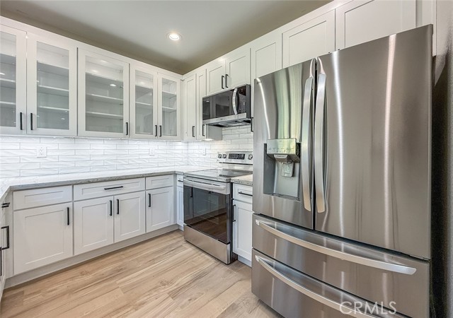 Detail Gallery Image 14 of 46 For 28722 Lincoln Ave, Castaic,  CA 91384 - 3 Beds | 3 Baths