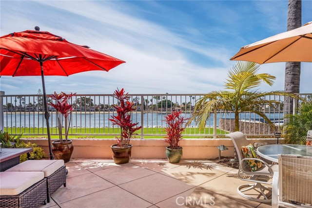 Detail Gallery Image 1 of 30 For 5612 Spinnaker Bay Dr, Long Beach,  CA 90803 - 4 Beds | 3 Baths