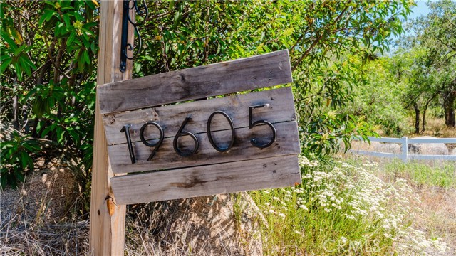 Detail Gallery Image 7 of 45 For 19605 Carancho Road, Temecula,  CA 92590 - 4 Beds | 2/2 Baths