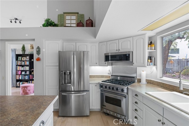 1337 Lloyd Place, Lompoc CA: https://media.crmls.org/medias/500d3c64-182f-4788-9b99-d57be396032c.jpg