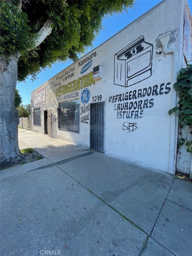 7019 Compton Avenue, Los Angeles, CA 90001