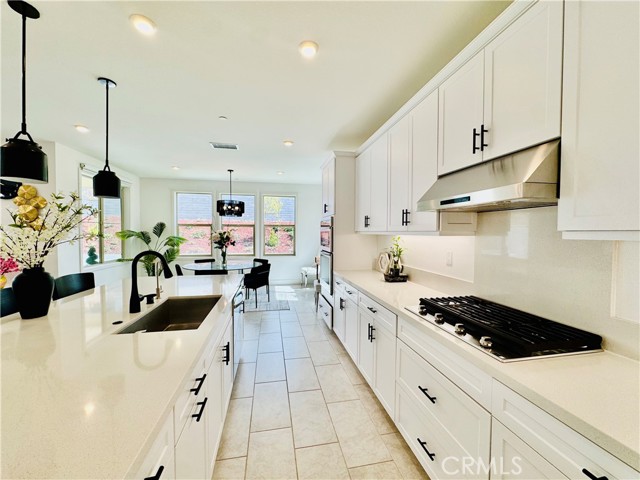 Detail Gallery Image 2 of 12 For 295 Autumn Way, Rancho Mission Viejo,  CA 92694 - 5 Beds | 4 Baths