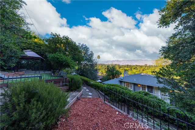Detail Gallery Image 34 of 49 For 355 Malcolm Dr, Pasadena,  CA 91105 - 3 Beds | 2 Baths