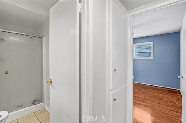 18403 Collins Street, Tarzana CA: https://media.crmls.org/medias/500ed7f5-cf1c-4623-b2f1-1aaf817cc42b.jpg