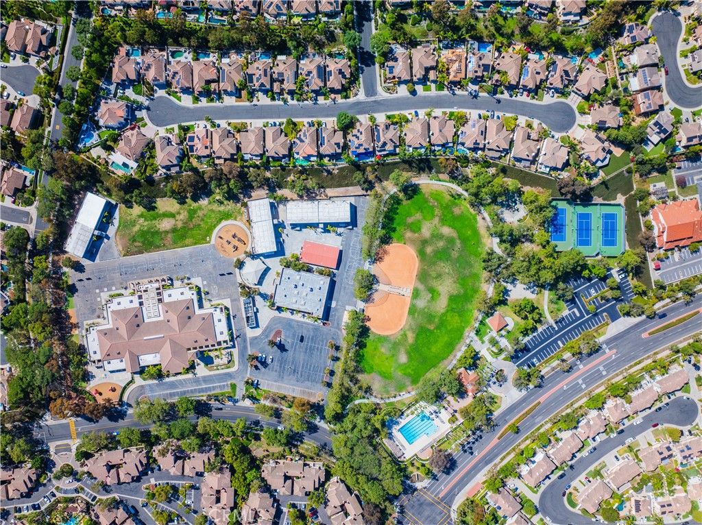 https://media.crmls.org/medias/500f4dba-04b2-4d1c-92e8-78e8a31d40bc.jpg?preset=X-Large