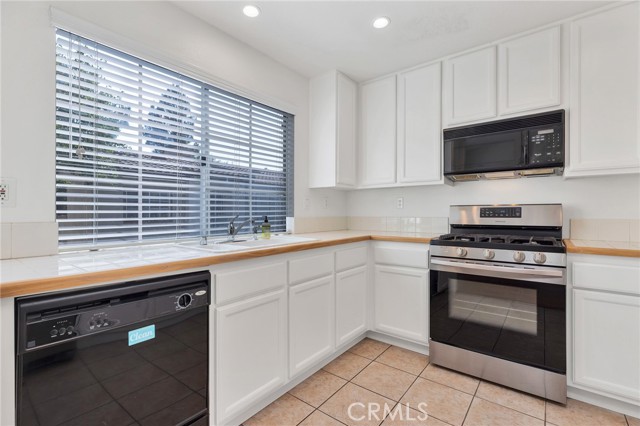 177 Via Contento, Rancho Santa Margarita, California 92688, 2 Bedrooms Bedrooms, ,2 BathroomsBathrooms,Residential Lease,For Rent,177 Via Contento,CROC25158669