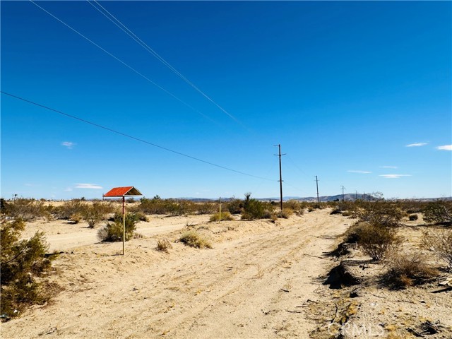 Detail Gallery Image 7 of 9 For 5 Border Ave, Joshua Tree,  CA 92252 - – Beds | – Baths